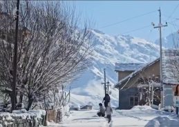 Ladakh Witnesses Fresh Snowfall, Cloudy Weather Disrupts Daily Life and Transport