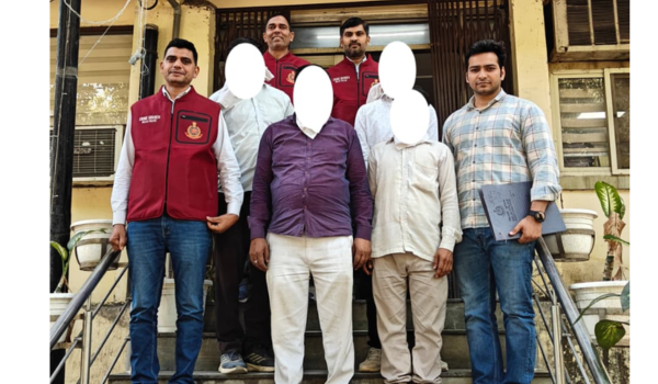 Delhi Police Busts Illegal LPG Racket, Recovers 183 Gas Cylinders from Sangam Vihar