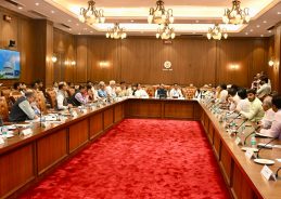 Maharashtra CM Devendra Fadnavis directs formation of committee to propose long-term strategies to resolve issues faced by onion growers