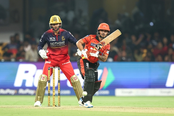 IPL 2026 Kicks Off in Bengaluru, SRH Set 202-Run Target for RCB