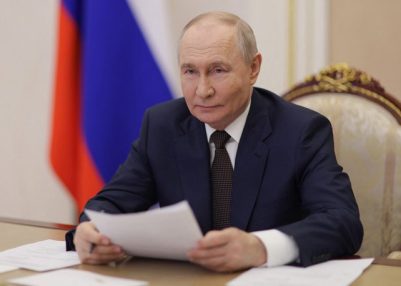 Russia expels British diplomat on allegations of espionage, ordering him to leave country within two weeks