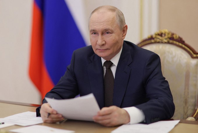 Russia expels British diplomat on allegations of espionage, ordering him to leave country within two weeks