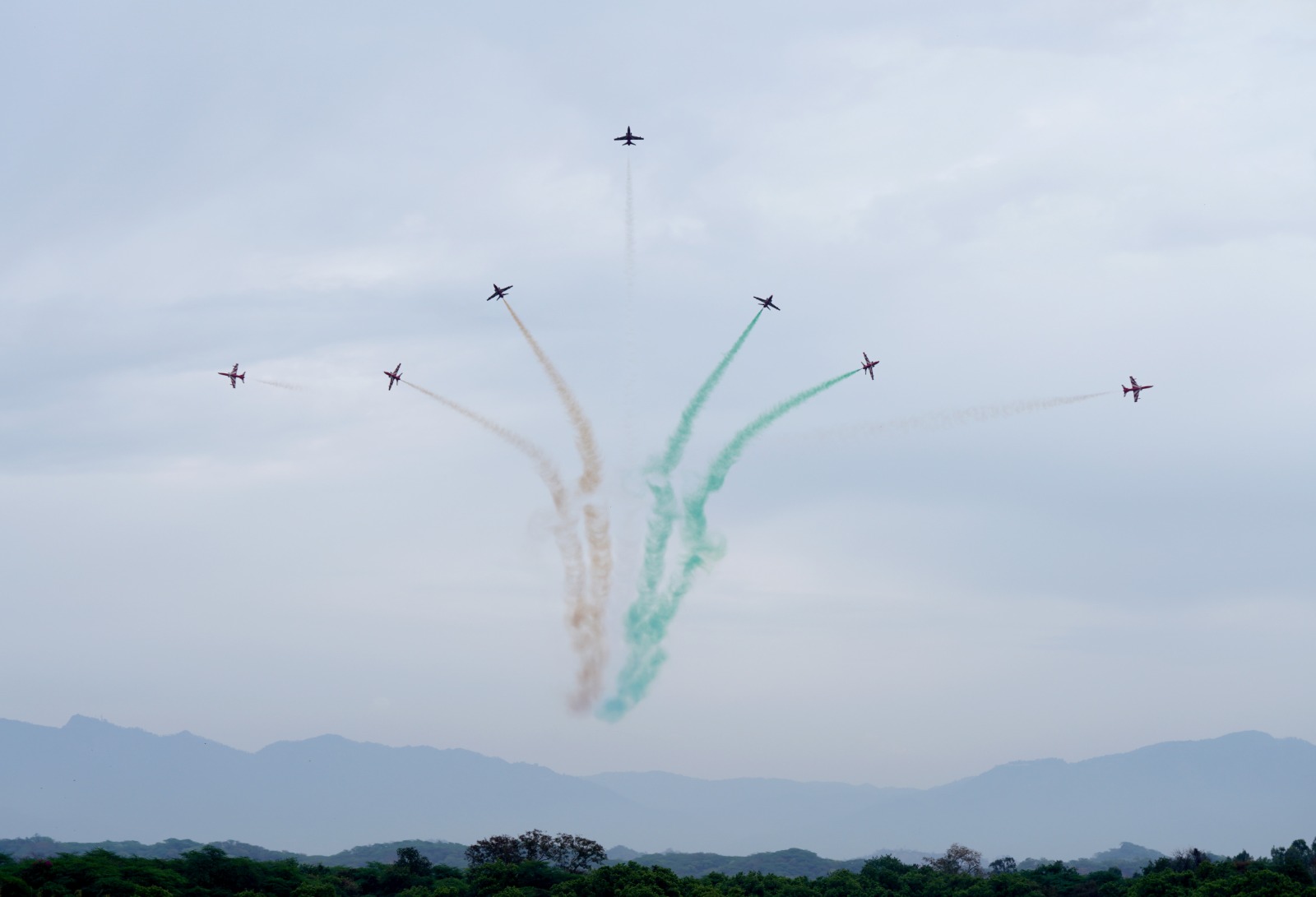 IAF Suryakiran team thrills crowd with spectacular celebration of precision, patriotism & aerial excellence
