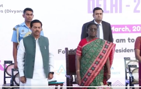 दिल्ली नगर निगम के विद्यालयों के दिव्यांग छात्रों ने राष्ट्रपति भवन में आयोजित पर्पल फेस्ट में लिया भाग