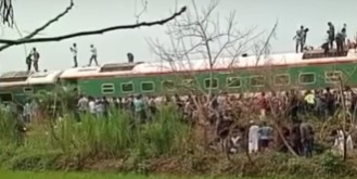 बांग्‍लादेश: ढाका जा रही नीलसागर एक्सप्रेस के कई डिब्बे पटरी से उतरे,112 यात्री घायल