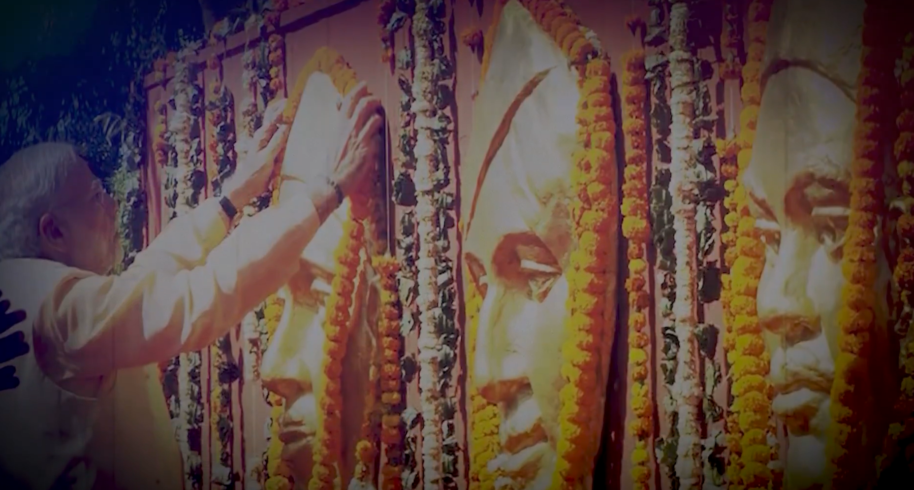 प्रधानमंत्री नरेन्द्र मोदी ने स्वतंत्रता सेनानी भगत सिंह, राजगुरु और सुखदेव को श्रद्धांजलि अर्पित की