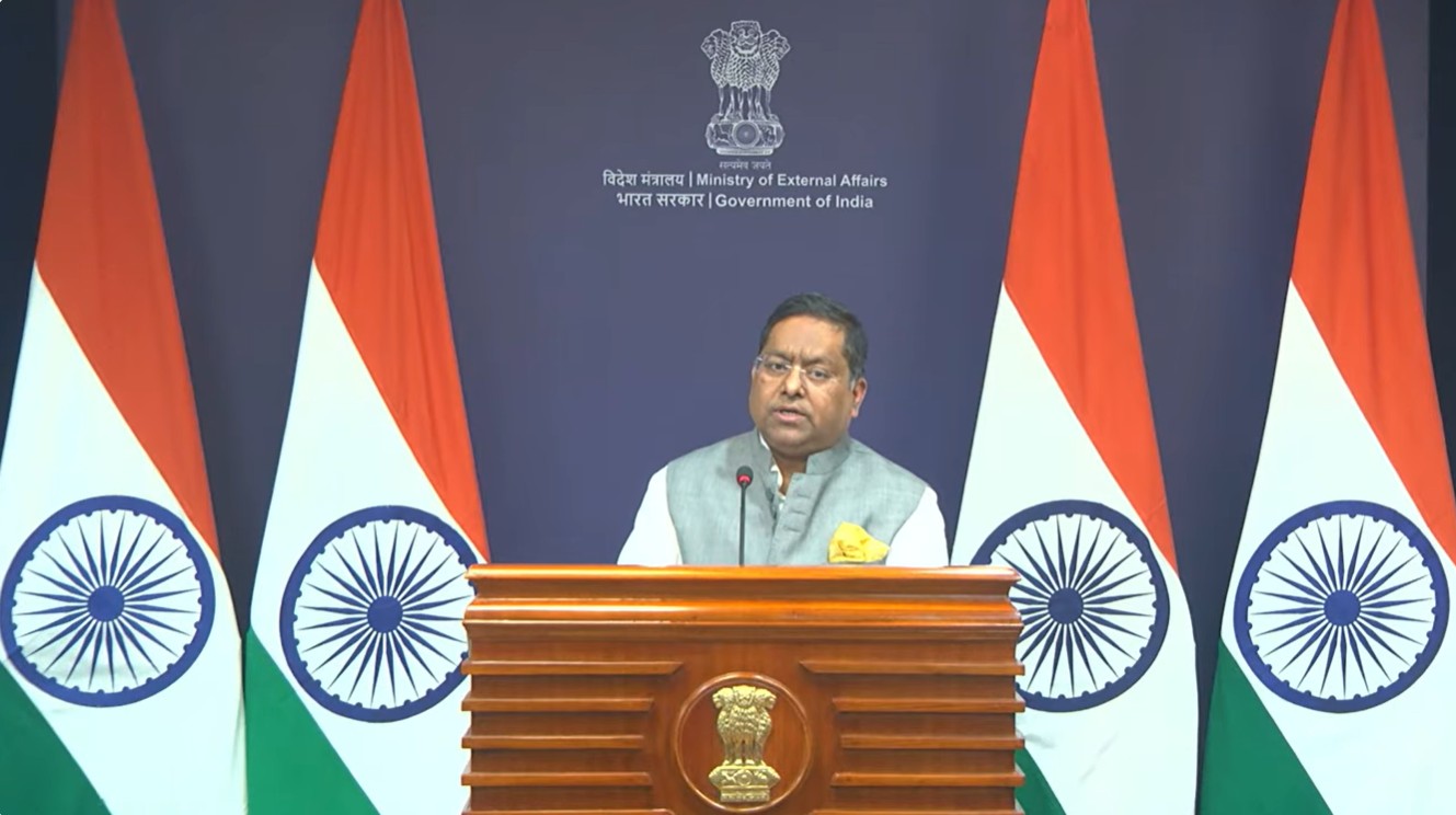 भारत अपनी ऊर्जा आपूर्ति के लिए जहाजों की सुरक्षित आवाजाही सुनिश्चित कर रहा है: विदेश मंत्रालय