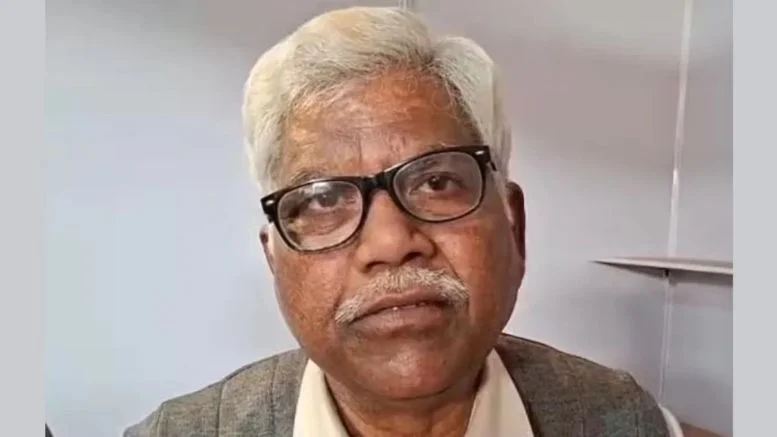 Akashvani features Shri Chiranji Lal Yadav, skilled artisan known for engraving work, to be honoured with Padma Shri