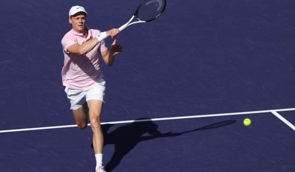 Jannik Sinner beats Daniil Medvedev to win BNP Paribas Open in Indian Wells