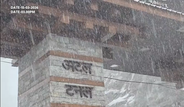 Himachal Pradesh experiences hailstorms, rainfall and snowfall on higher peaks