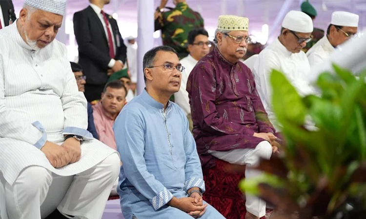 बांग्लादेश में ईद धार्मिक उत्साह के साथ मनाई जा रही है