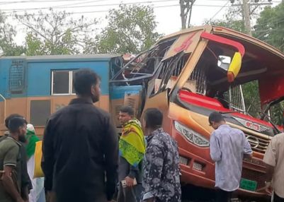 Bangladesh: Train Hits Bus at Cumilla Level Crossing, 12 Dead