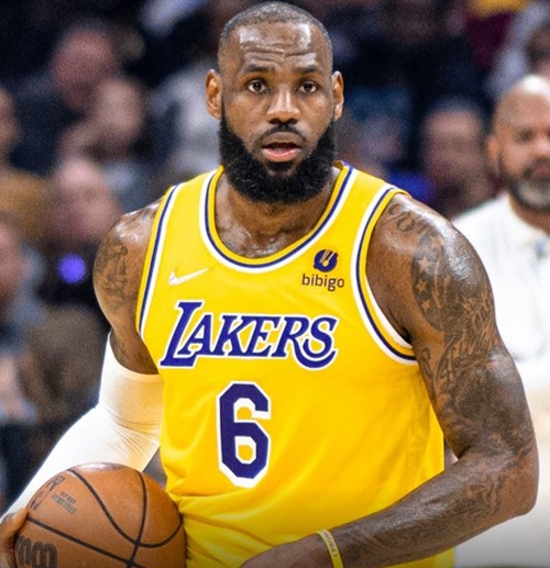 LeBron James breaks record for most NBA games played