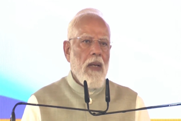 PM Modi Inaugurates and Lays Foundation Stone for Development Projects Worth Rs 18,680 Crore in Kolkata