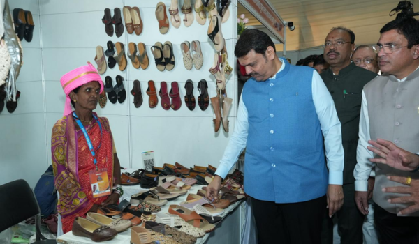 Maharashtra CM Devendra Fadnavis visits Mahalakshmi Saras exhibition in Nagpur