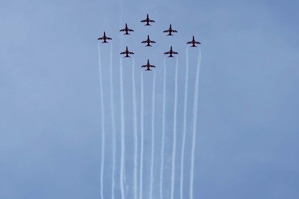  Indian Air Force’s Surya Kiran Aerobatic Team Dazzles Crowds Over Sukhna Lake
