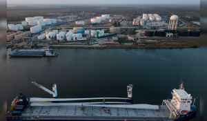 US President Trump Announces $300 Billion Partnership with Reliance to Build First Major US Refinery in 50 Years