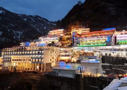 J&K: Over 2 Lakh Devotees Visit Shri Mata Vaishno Devi Shrine During Navratri