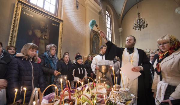 दुनियाभर में मनाया जा रहा ईस्टर