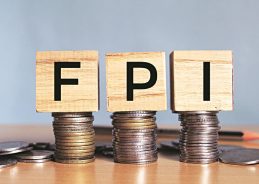 FPIs Sell Indian Equities Worth ₹43,967 Crore So Far in April