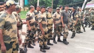 দ্বিতীয় দফায় নিরাপত্তা জোরদার করতে অশান্তির আশঙ্কা রয়েছে এমন ছ’টি বিধানসভা কেন্দ্রে বাড়তি কেন্দ্রীয় বাহিনী মোতায়েন করেছে নির্বাচন কমিশন। 