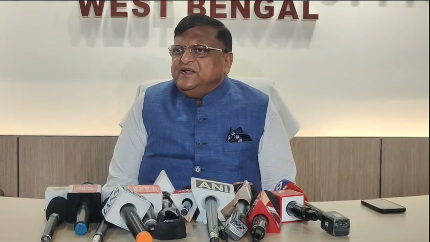 অবাধ ও সুষ্ঠু এবং হিংসামুক্ত নির্বাচন সুনিশ্চিত করতে নির্বাচন কমিশন যাবতীয় ব্যবস্হা নিয়েছে বল মুখ্য নির্বাচনী আধিকারিক মনোজ কুমার আগরওয়াল জানিয়েছেন।