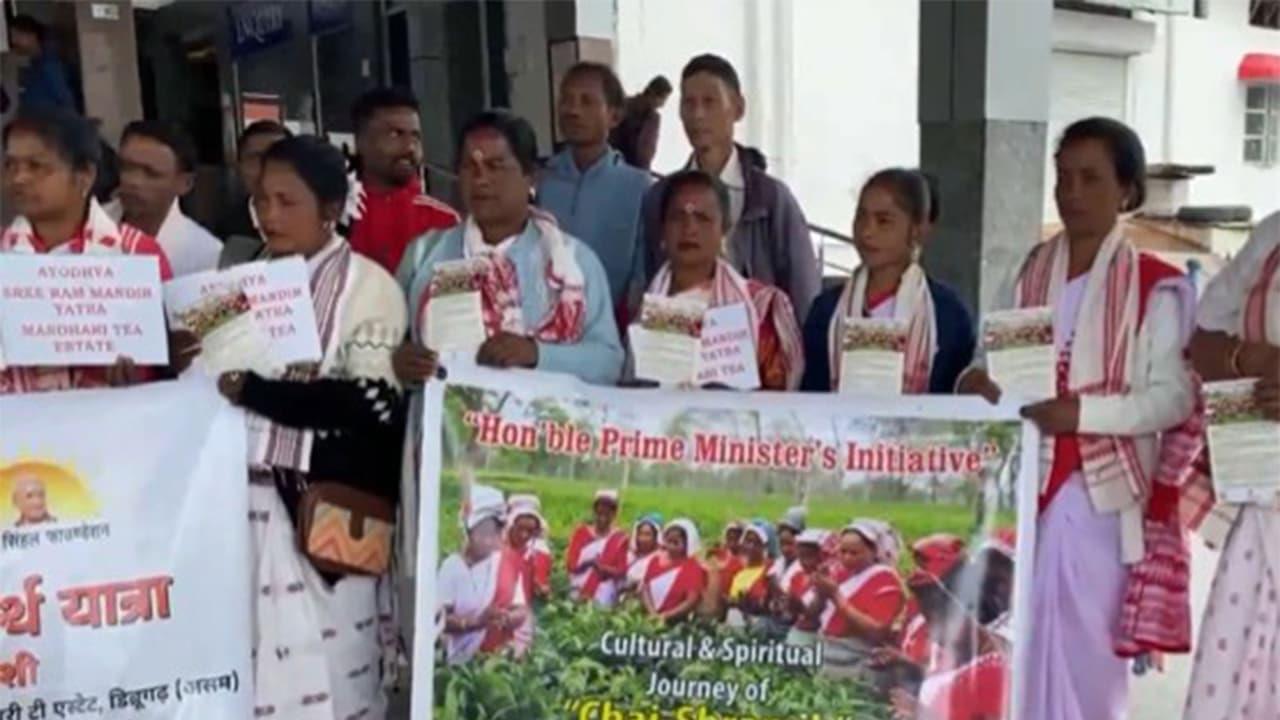 Tea garden workers from Assam visit Kashi and Ayodhya under PM Modi initiative