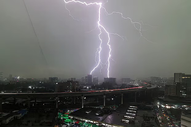 Bangladesh: Lightning strikes kill 14 as Kalbaishakhi storms sweep country