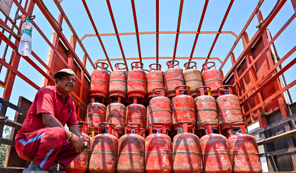 Domestic LPG cylinder deliveries remain normal, over 52 lakh domestic cylinders delivered yesterday: Govt 
