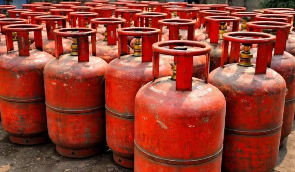 Domestic LPG cylinder deliveries remain normal, over 51.5 lakh cylinders delivered yesterday: Govt