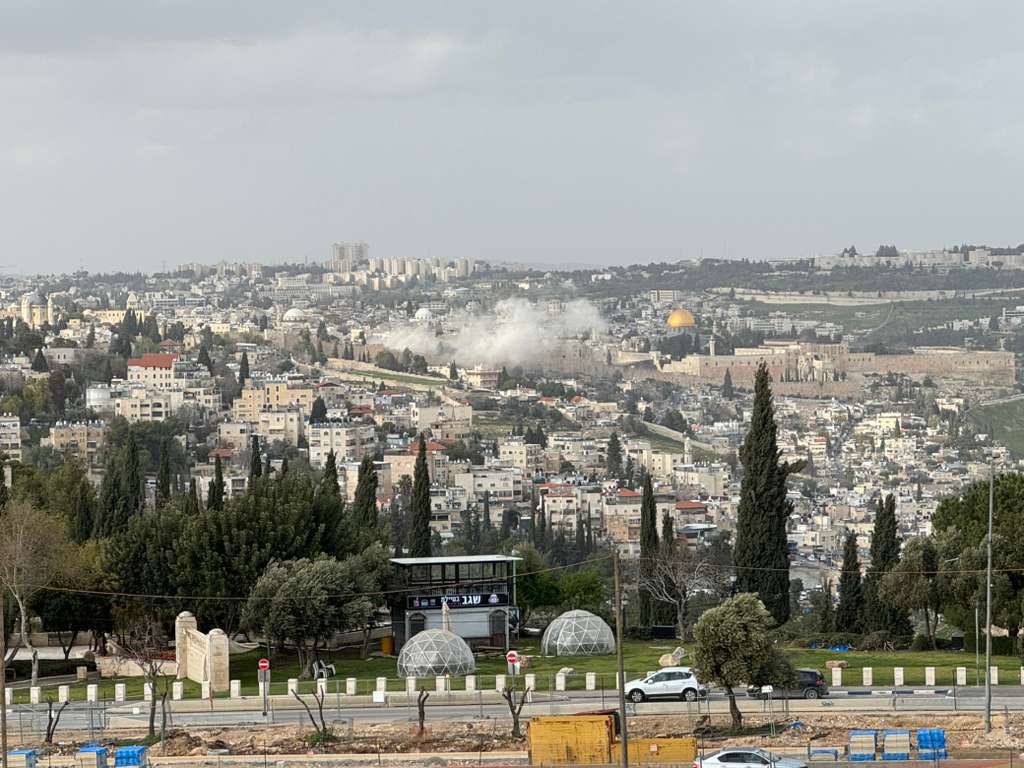 पश्चिम एशिया संघर्ष से वैश्विक ऊर्जा आपूर्ति बाधित, समुद्री सुरक्षा पर संकट