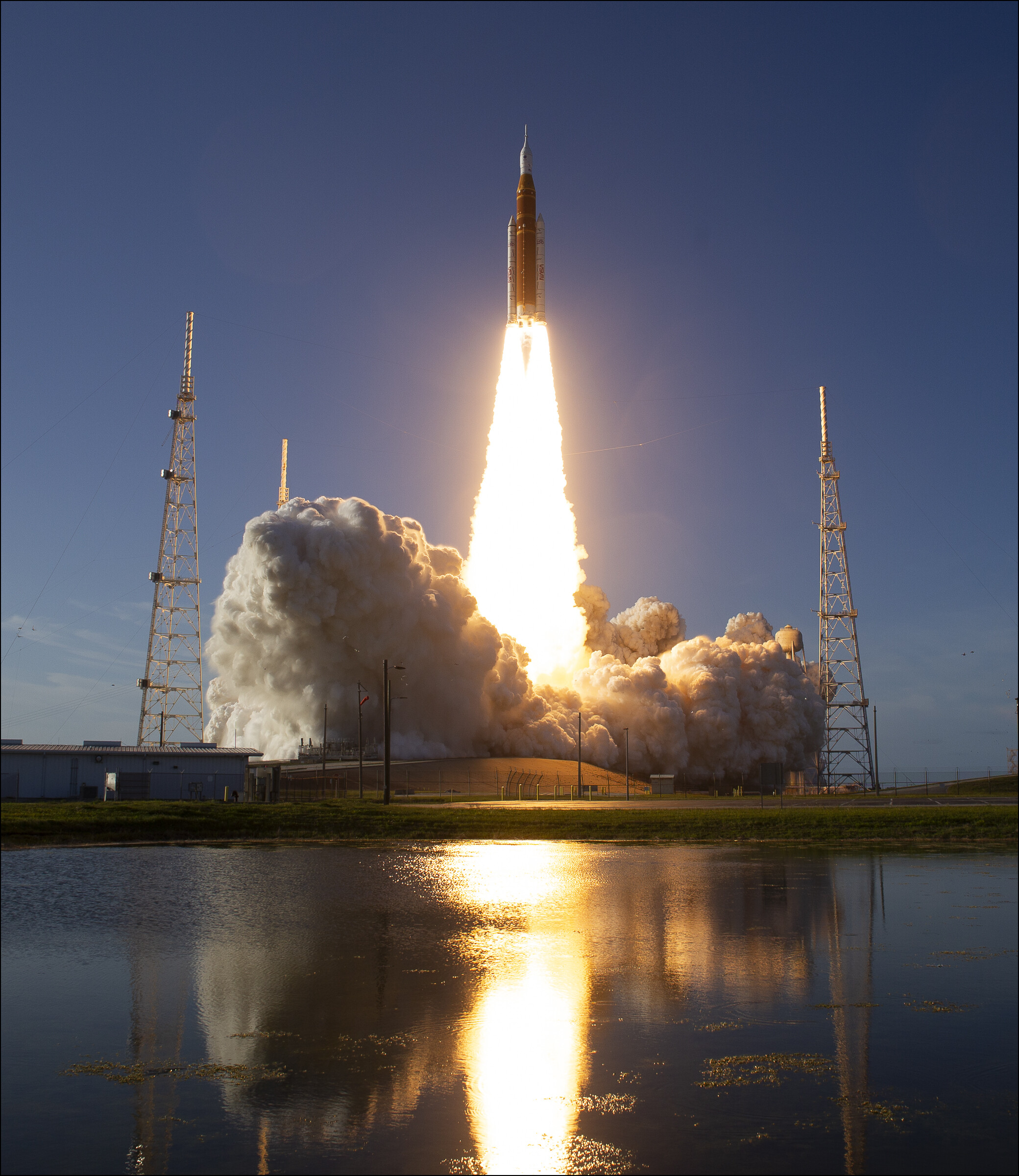 नासा ने अमरीका के फ्लोरिडा से चंद्रमा के लिए मानवयुक्त मिशन – आर्टेमिस II भेजा