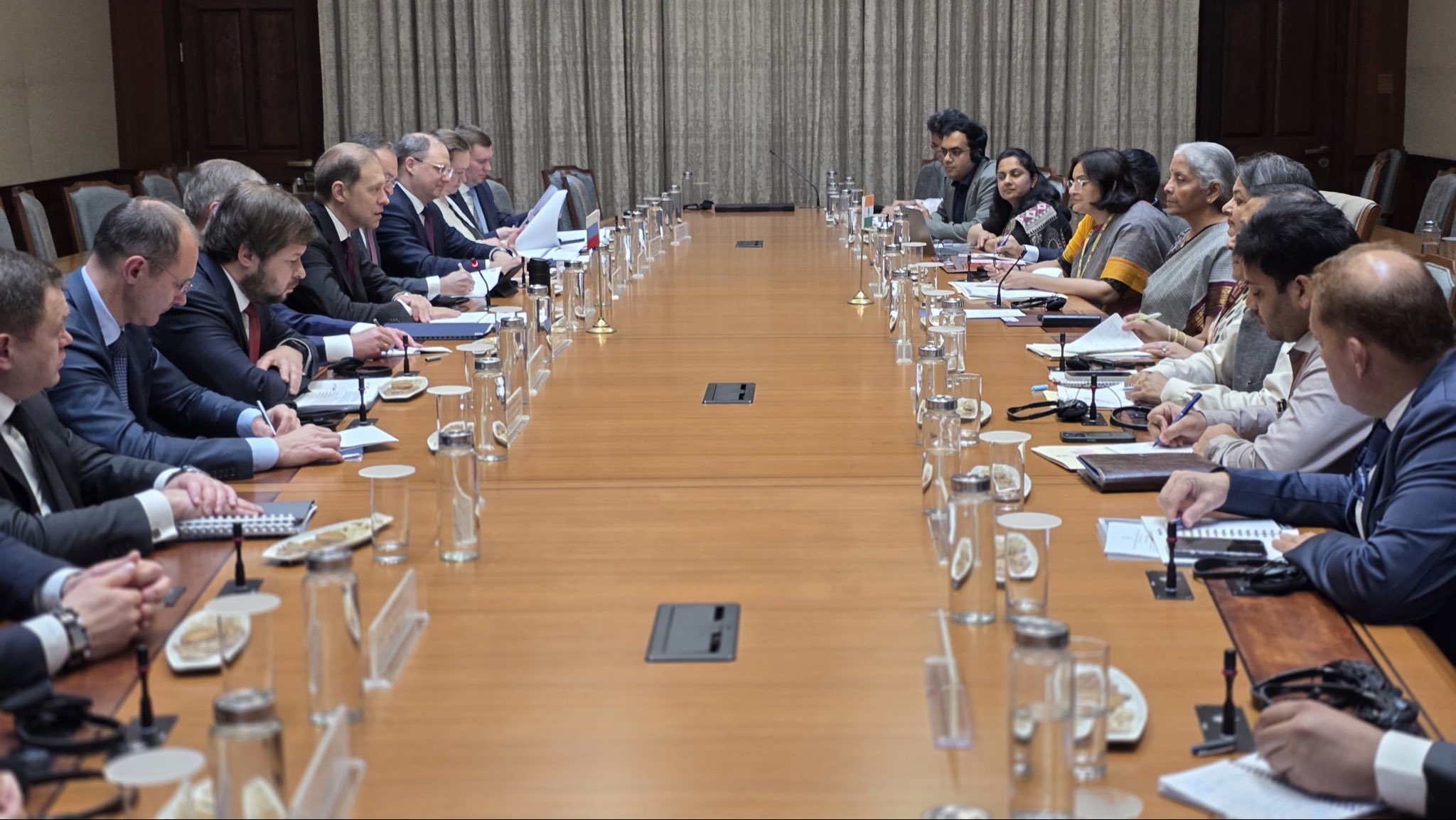 वित्त मंत्री निर्मला सीतारामन ने रूस के प्रथम उप प्रधानमंत्री डेनिस मंतुरोव से की मुलाकात