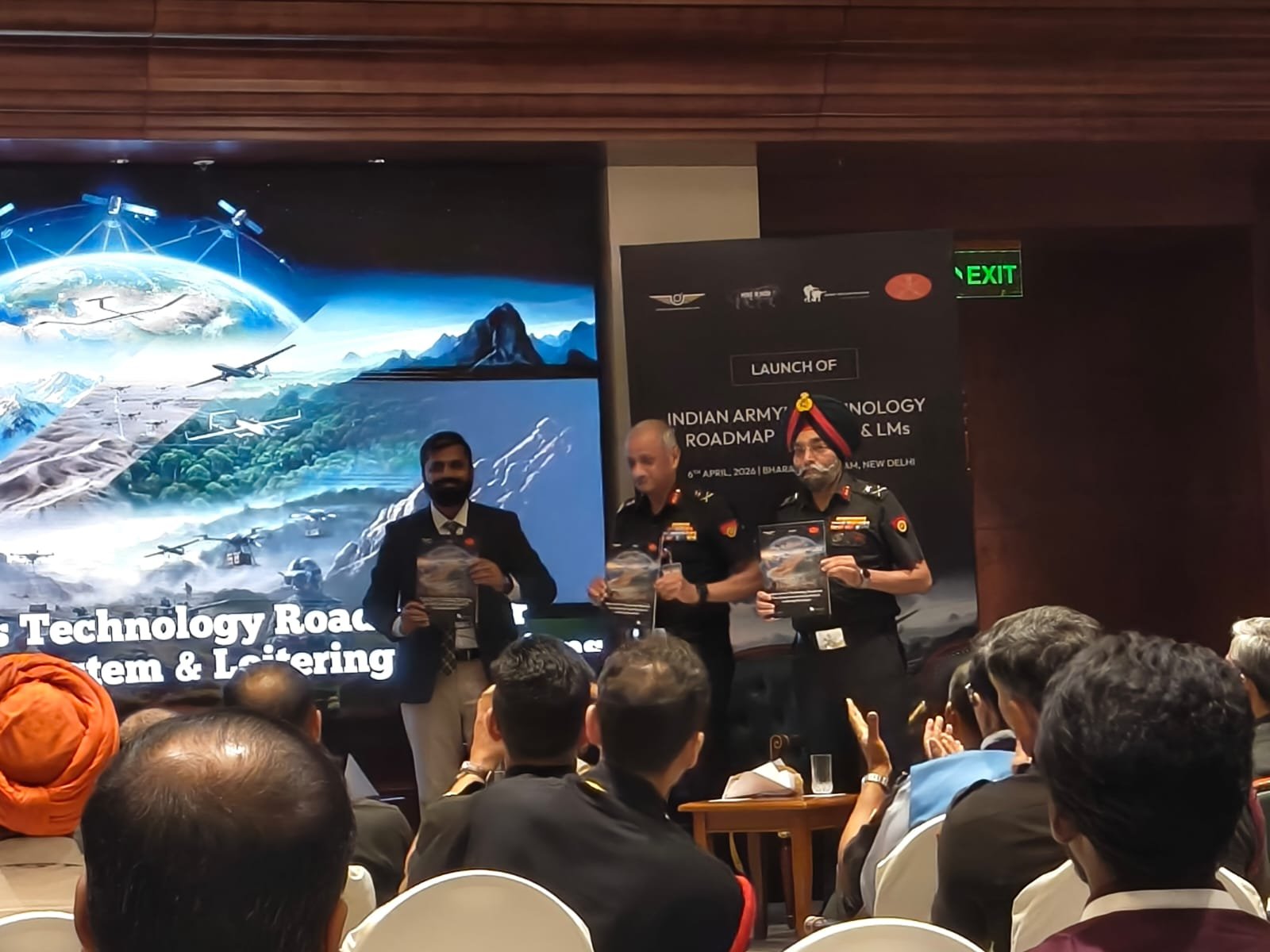 भारतीय सेना ने मानवरहित हवाई प्रणाली और मंडराने वाली युद्धक सामग्री के लिए प्रौद्योगिकी रोडमैप का अनावरण किया