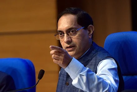 सेबी अध्यक्ष ने कॉर्पोरेट गवर्नेंस में कमियों और स्वतंत्र निदेशकों के क्षमता निर्माण पर जोर दिया