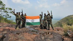 गृह मंत्री अमित शाह ने सीआरपीएफ शौर्य दिवस के अवसर पर केंद्रीय रिजर्व पुलिस बल के शहीदों को श्रद्धांजलि अर्पित की