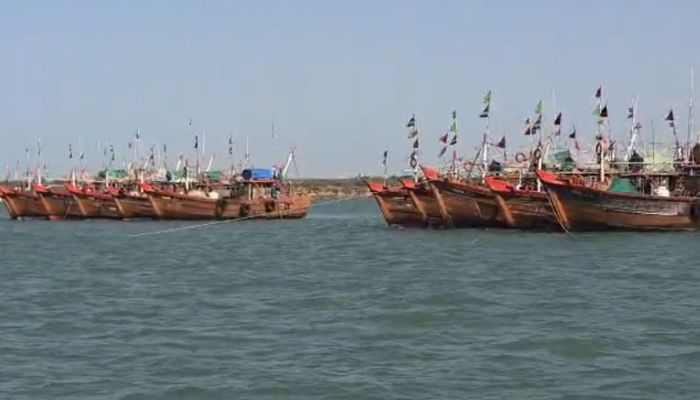 61 days ban on fishing will be implemented to protect fish breeding in Tamil Nadu