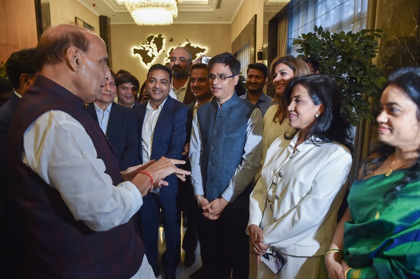 रक्षा मंत्री राजनाथ सिंह आज बिश्केक में SCO रक्षा मंत्रियों की बैठक में भाग लेंगे