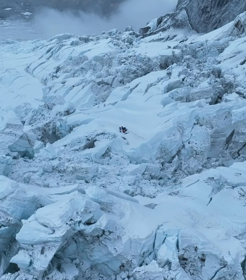 Hundreds of climbers stuck at Everest summit camp due to Khumbu Icefall