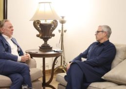 Australian High Commissioner Philip Green meets J&K CM Abdullah, discusses agriculture cooperation