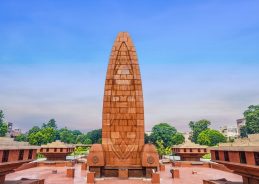 Nation pays tributes to Jallianwala Bagh massacre martyrs