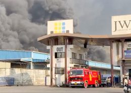 No casualty reported in fire broke out at chemical warehouse of JWR Logistics in Panvel, Maharashtra