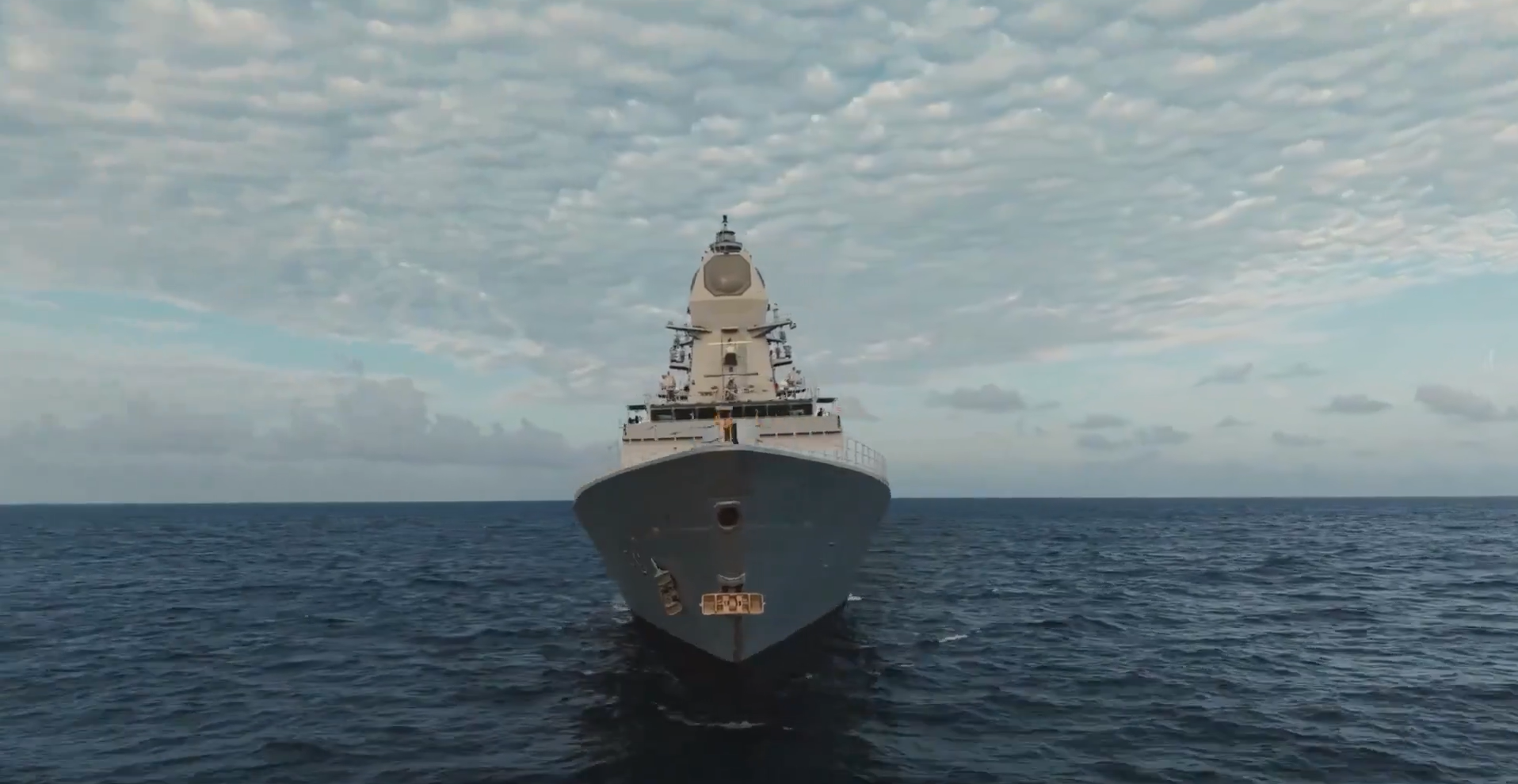 नौसेना ने नौसेना डॉकयार्ड में आई.एन.एस. तारागिरी को अपने बेड़े में शामिल किया