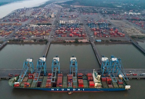 देश के प्रमुख बंदरगाहों ने 2025-26 में 91.50 करोड़ टन माल ढुलाई की