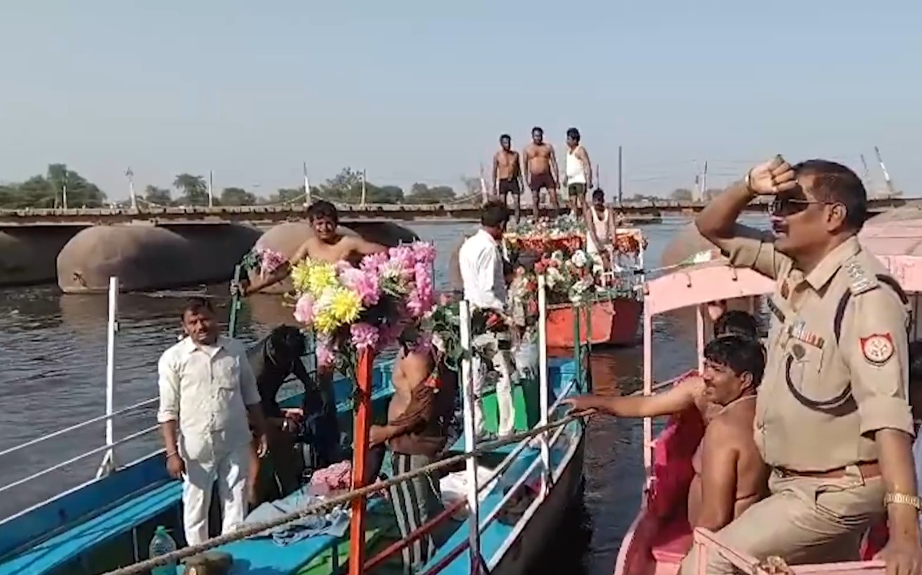 उत्तर प्रदेश के मथुरा में यमुना नदी में नाव पलटने से दस लोगों की मौत; प्रधानमंत्री और उपराष्ट्रपति ने शोक व्‍यक्‍त किया