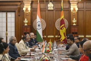 भारत और श्रीलंका के बीच तेल पाइपलाइन लिंक पर हुई चर्चा