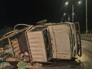 मध्यप्रदेश के धार में वाहन पलटने से 12 मजदूरों की मौत, 20 घायल