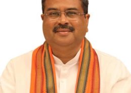 Union Education Minister Dharmendra Pradhan calls for introducing CT & AI in Indian languages, aligning with vision of NEP