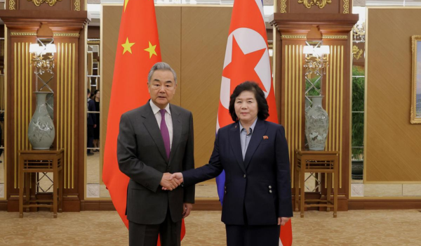 द्विपक्षीय सहयोग को और प्रगाढ़ करने पर उत्तर कोरिया और चीन के विदेश मंत्रियों ने सहमति जताई
