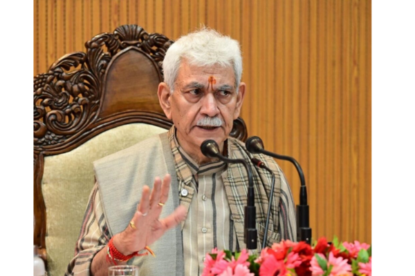 जम्मू-कश्मीर के उपराज्यपाल मनोज सिन्हा ने अमरनाथ यात्रा की तैयारियों पर की समीक्षा बैठक